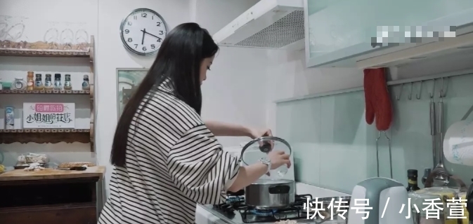 欧阳娜娜|《小姐姐的花店》争议大，宋佳被质疑“做慈善”，欧阳娜娜则被夸