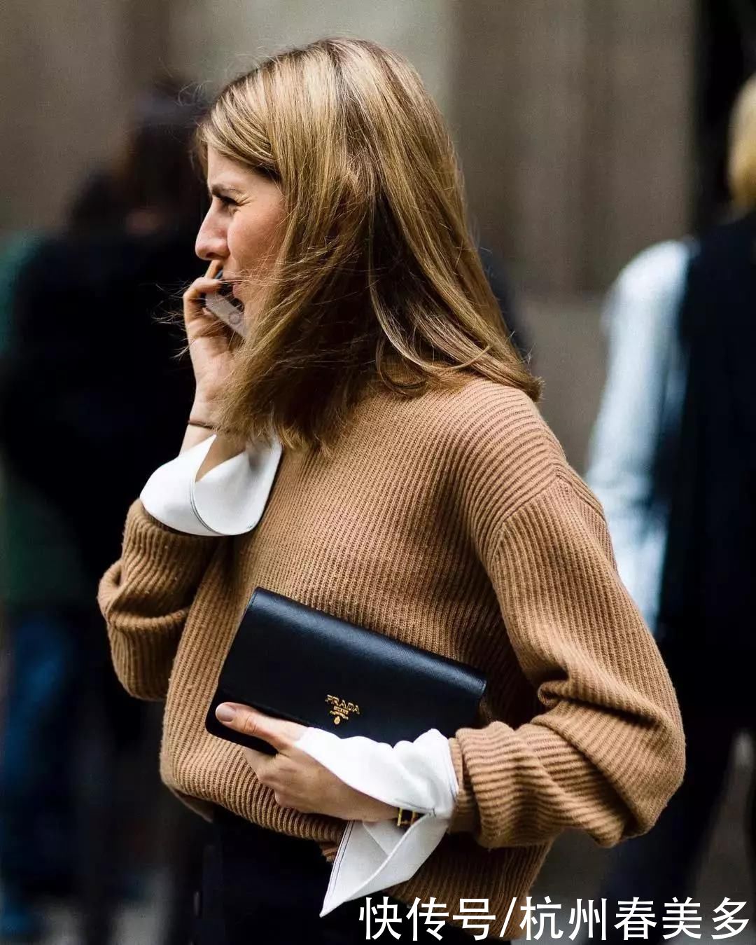 毛衣流行这么塞，修饰腿型还显高5cm