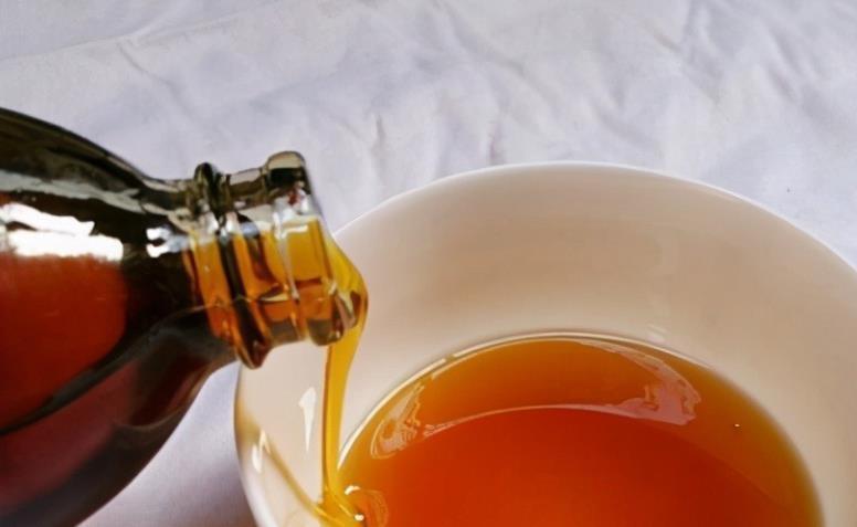 买香油时，无论牌子大小，只要没有“这个字”，都是勾兑假香油！