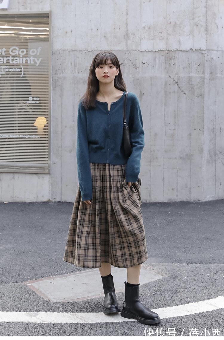 帆布鞋|谁说穿搭要重样?每天只换一件上衣,就能让你的秋天与众不同