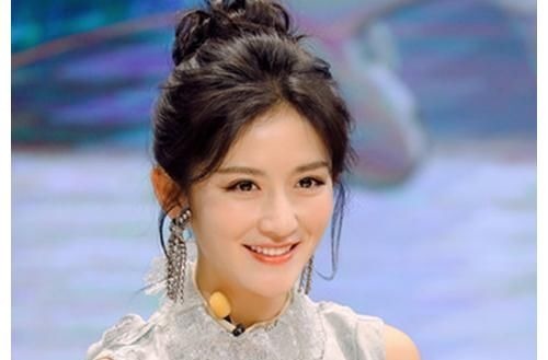 謝娜在央視僅主持一期就被換掉,央視官媒給她12字評(píng)價(jià),太真實(shí)了