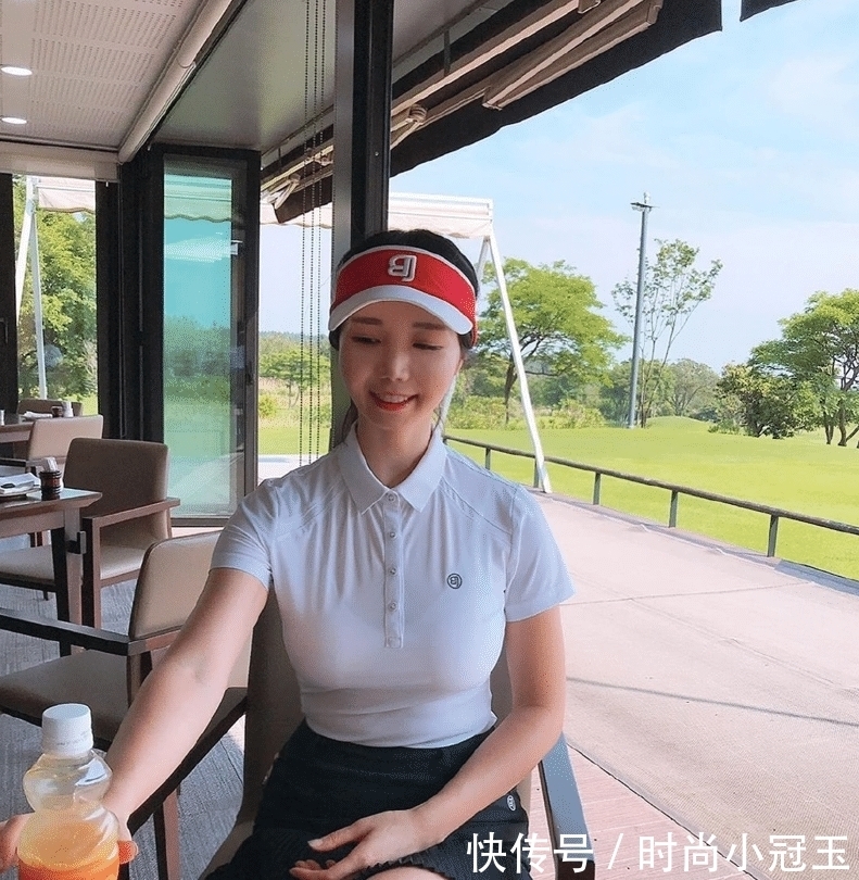穿搭 运动小清新穿搭,衬衣搭配百褶裙,仙女是不是她?