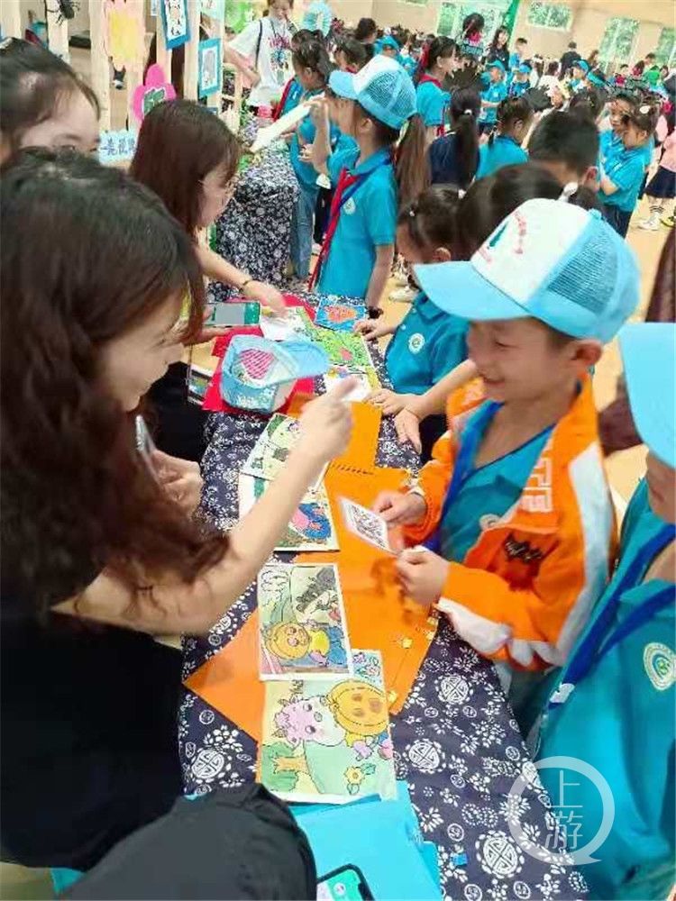 素质教育|重庆这所小学有创意 玩着玩着就把试考了