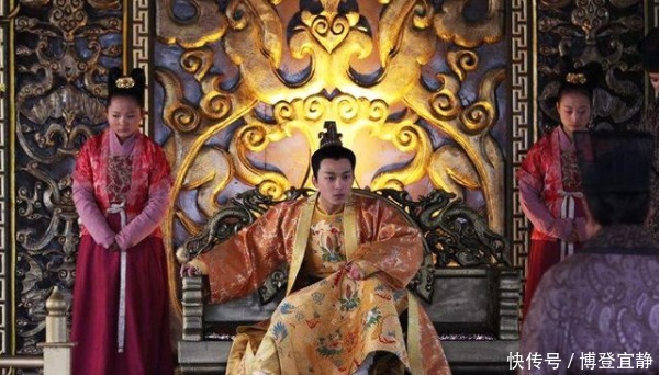 执意|皇帝执意传位给养子,大臣困惑不解,毛主席一语中的:流氓皇帝
