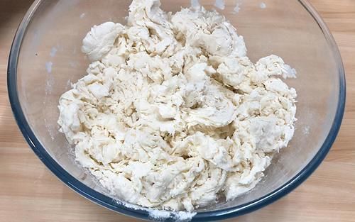  香菇|天冷来俩热乎乎的香菇青菜包，教你1个小技巧，青菜碧绿不发黄
