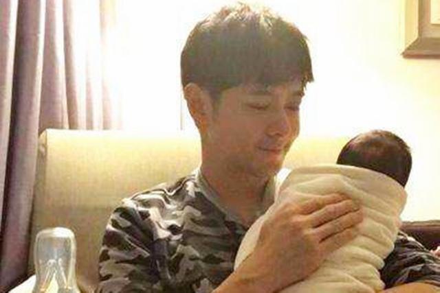 打嗝|新生儿常出现的9种问题,如何正确处理家长早知道宝宝少受罪