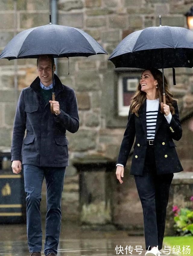 搭配 平底鞋的好,连讲究的英国女王都抗拒不了,更何况我们呢!