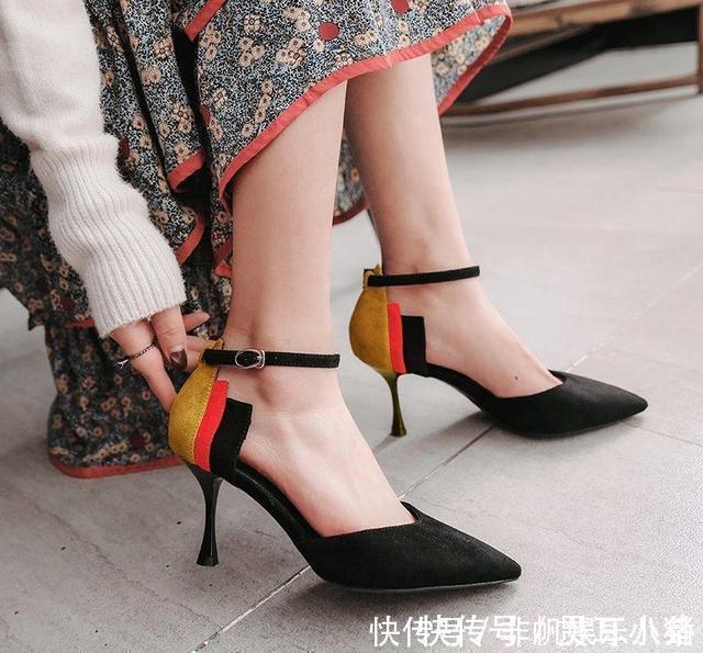 尖头 性感的尖头设计,迷人的高跟鞋,将女性的美丽装扮得淋漓尽致