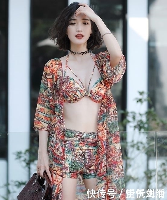 比基尼|比基尼泳衣小姐姐,时尚新颖,显得优雅大气