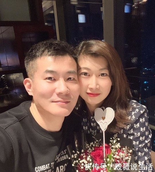 乔艳蕊|结婚9周年,史冬鹏送妻9朵玫瑰,有2个可爱女儿,刘翔仍没要孩子