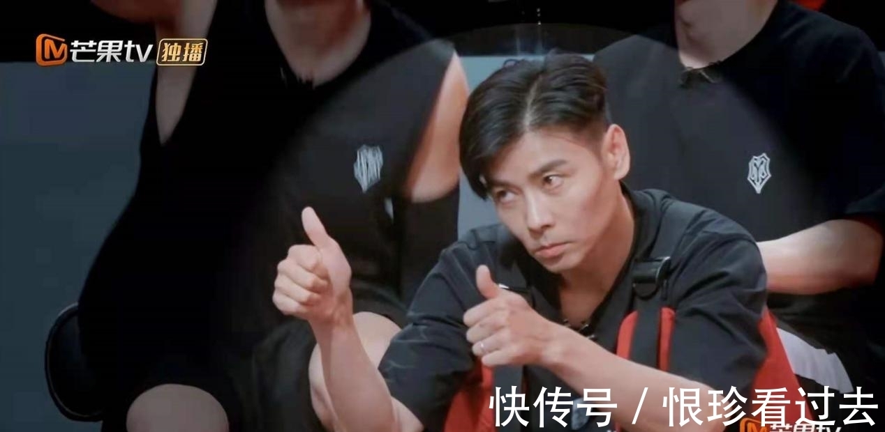 陈小春|张晋的综艺感太强了！《披荆斩棘的哥哥》竞拍环节上，他就是主角