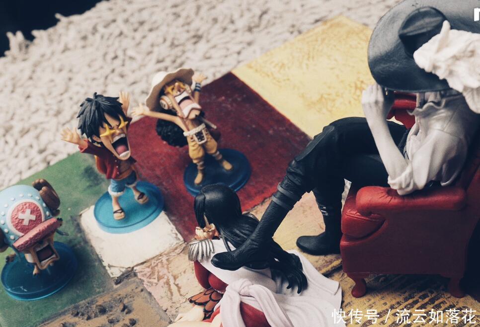 向红|网友做手办恶搞鹰眼,把路奇当宠物,向红发借黑刀