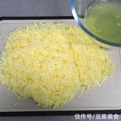 学会在家做南瓜虾皮包子两吃，再也不用出门买了