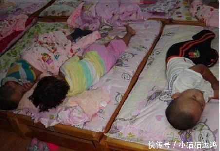 装饰品|幼儿园孩子午睡实拍,看完后,你还会给孩子买这3种衣服吗