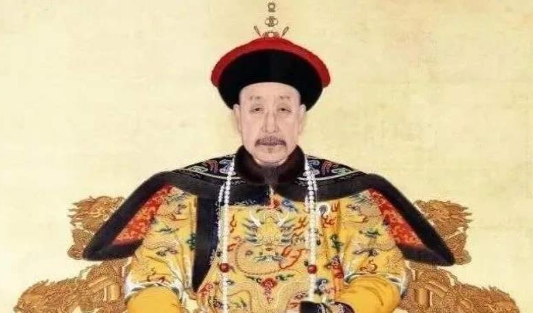 乾隆皇帝半身冬装像&几百年前意大利画家来华,偷画了乾隆帝真容,相貌让人意外