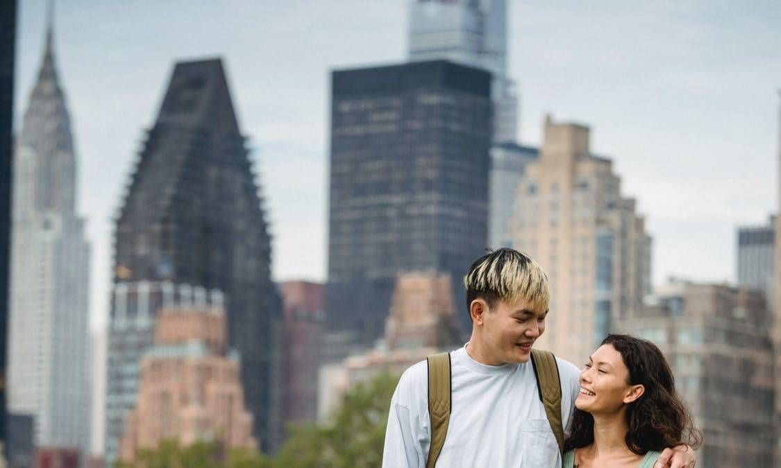 母爱|坐月子时,母亲说腰疼不能来,听到那边对话,母爱太伟大