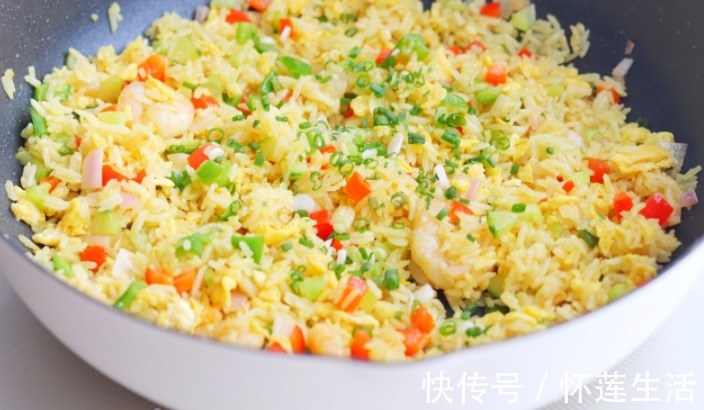 饭店|用剩饭炒一盘咖喱饭,在家也能吃出饭店的味道,连吃2碗都不够