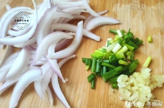 猪肉|炒牛肉和猪肉不同,直接炒又老又柴,加一勺它,牛肉嫩滑不塞牙