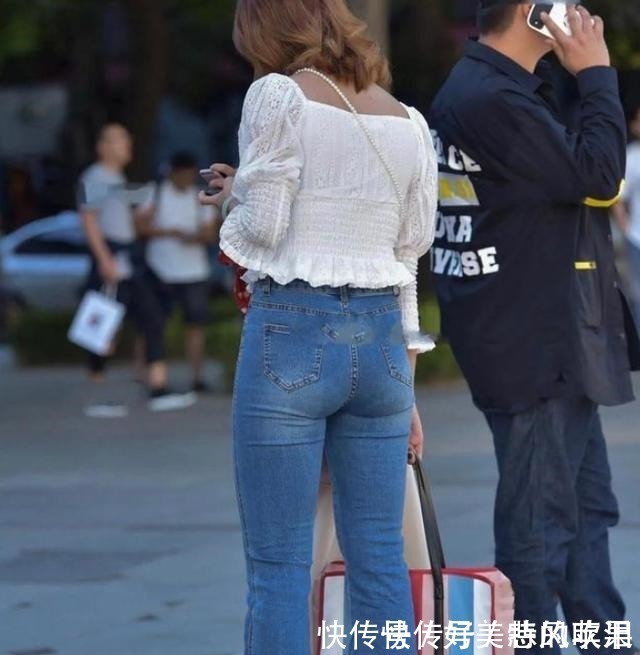 女生 一条可以瘦腿的牛仔裤,适合腿粗的女生,看看她就知道了!