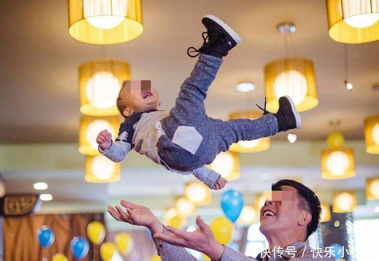老祖宗|半岁玄孙和九旬太奶抢食，一个老祖宗一个小祖宗，家人：都惹不起