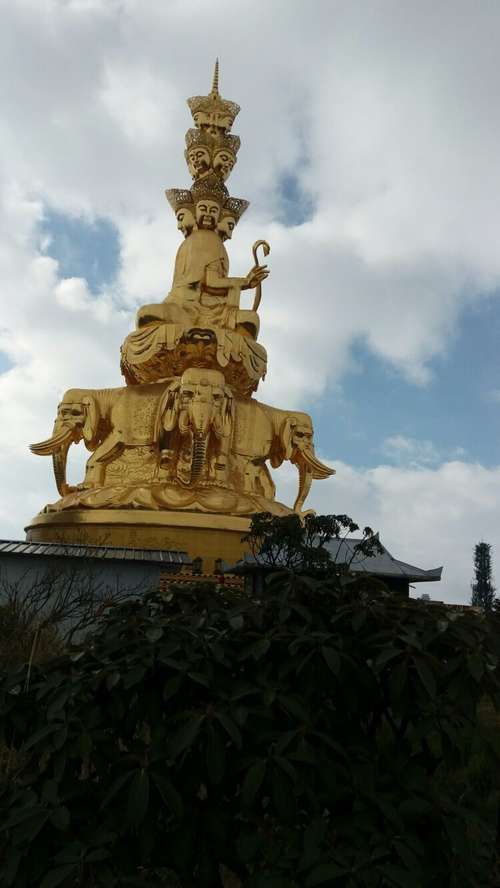 佛教|峨眉山第一座寺庙，原汁原味的纯净让人忍不住逗留