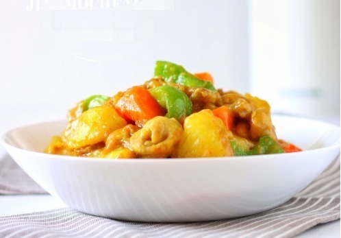 这道菜孩子们都爱吃，跟米饭是绝配，好吃易做，冬天吃最好