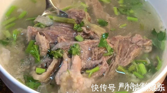 羊腿|炖羊肉汤时，此2味料缺一不可！多数人不知道，难怪肉不香膻味重