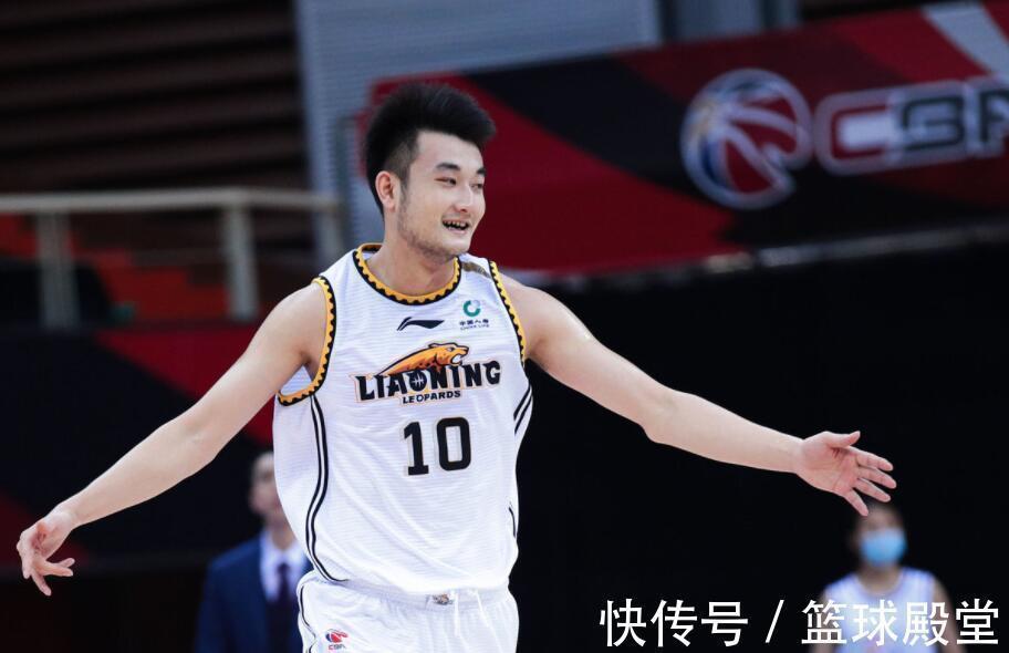 李炎哲|4消息!北控官宣大外,黎璋霖被弃,艾伦罚款问题,小丛婚后大变