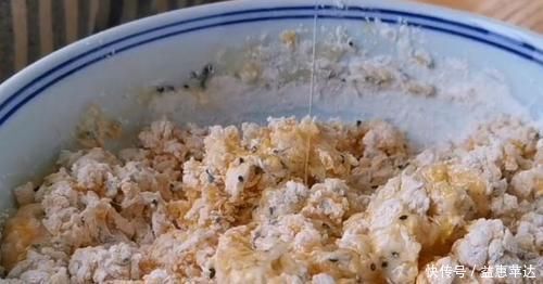 一碗面粉加5个鸡蛋,不蒸馒头,不烙饼,比馒头简单,比馅饼还香
