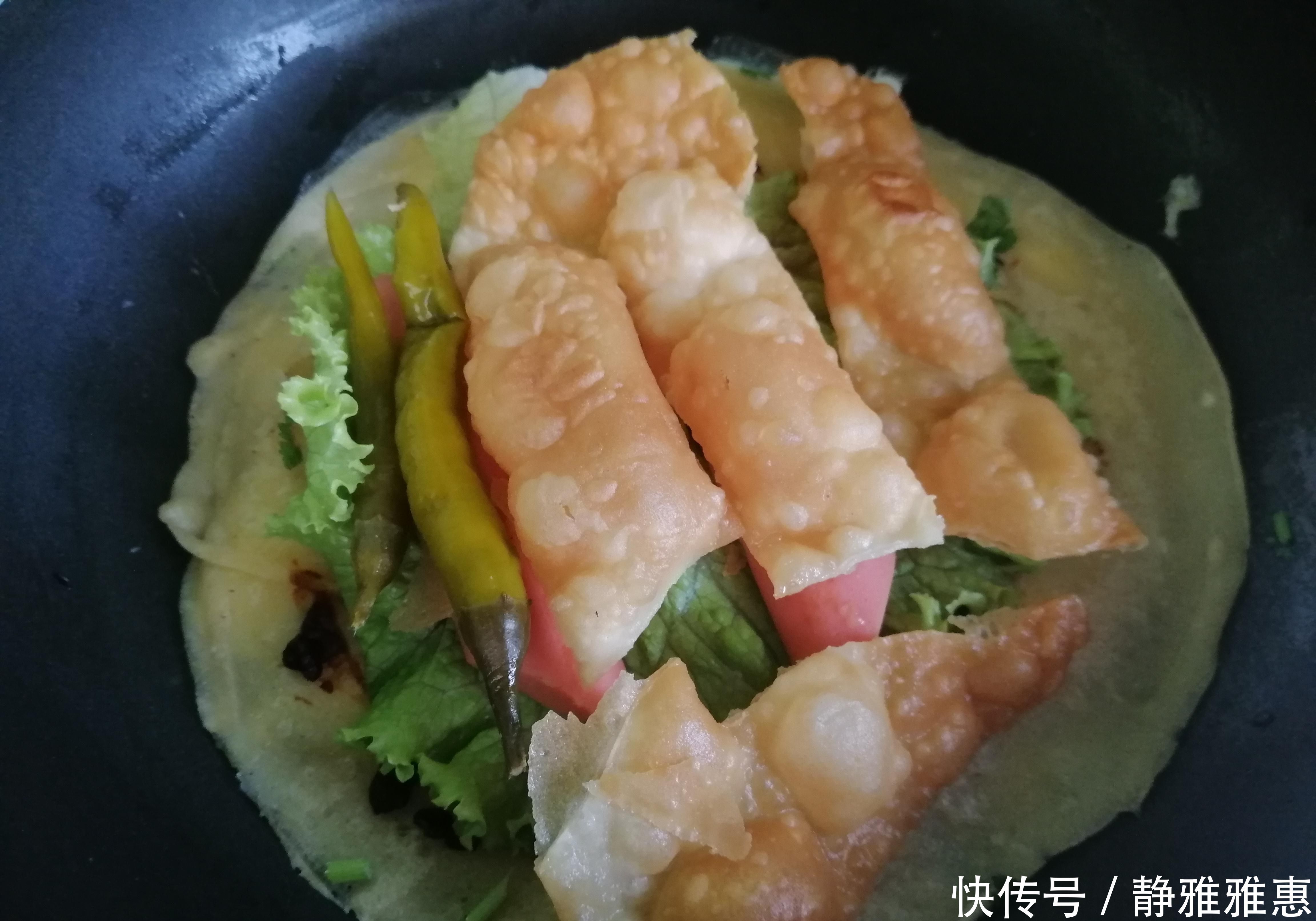 早餐就馋它，不和面不揉面，一煎一卷就搞定，孩子特爱吃