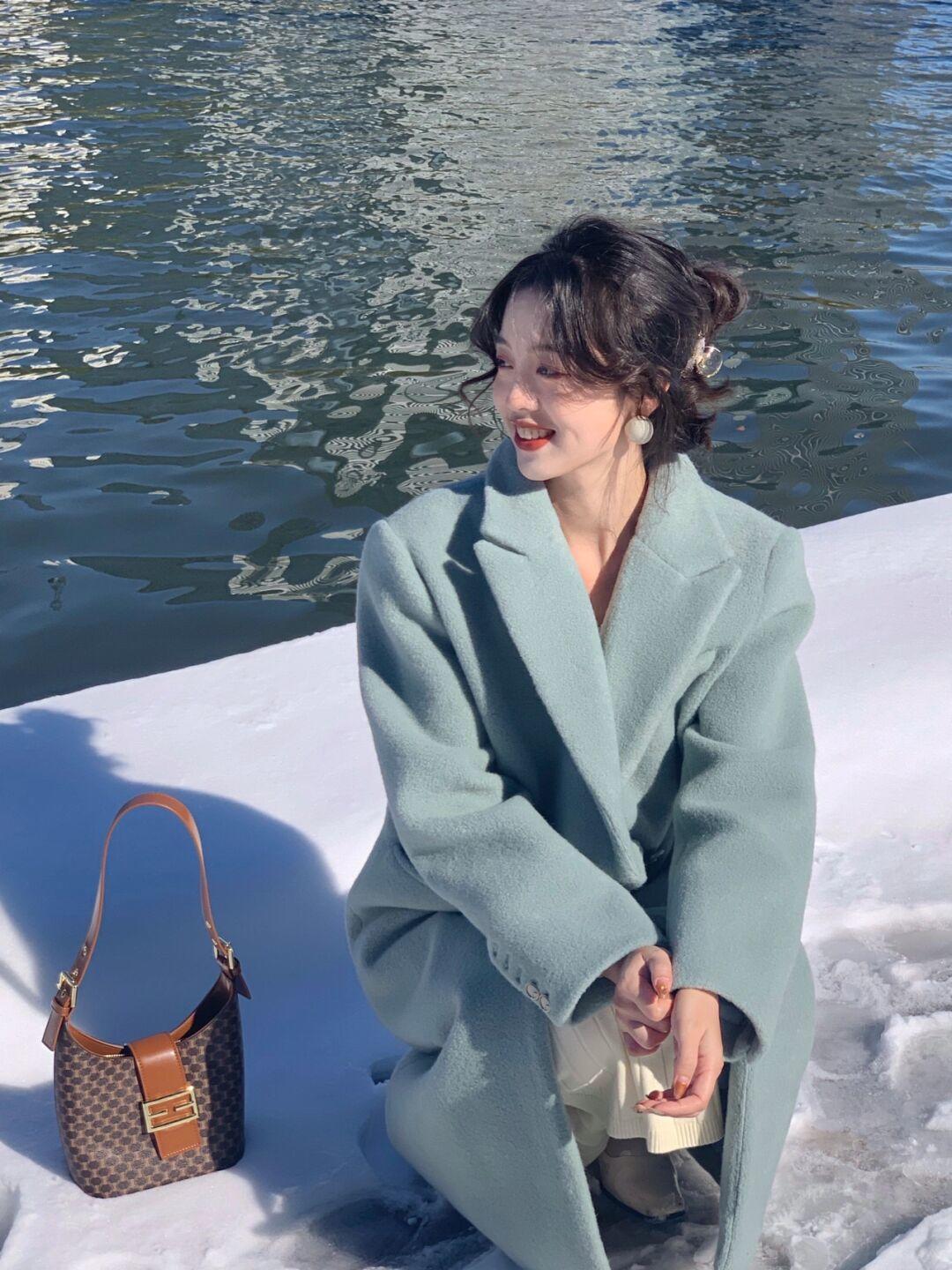 搭配 成熟女人的衣橱里少不了“大衣”，搭配这几款单品，优雅又高级