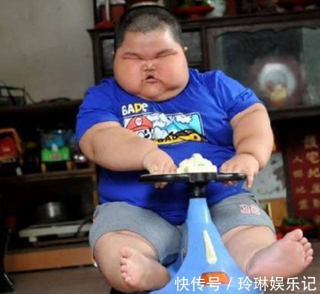 白胖|奶奶带9个月的小孙子,养到30来斤见人就炫耀,妈妈却愁眉不展