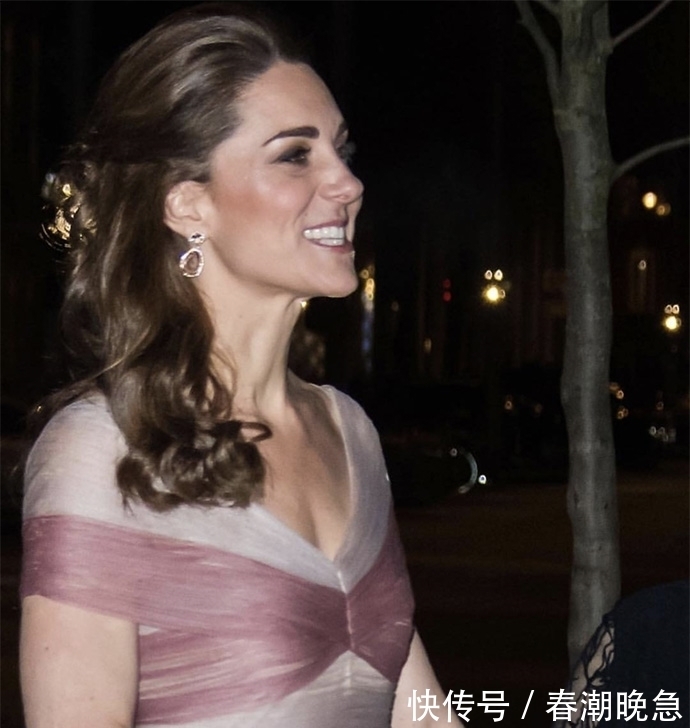 风波|GUCCI风波刚过凯特就来带货!换个发型穿渐变粉裙,再美也不买账