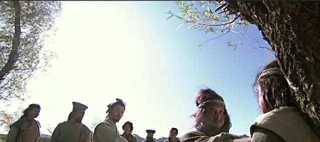 晁盖何时决定与宋江斗三个细节暗中交待,涉及李逵鲁智深杨志