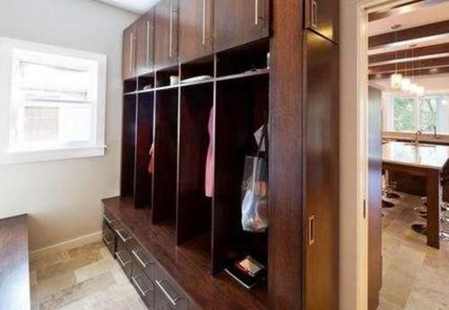 玄关式|越来越多人在玄关做衣帽间,比鞋柜实用多10倍,回家也要学着装