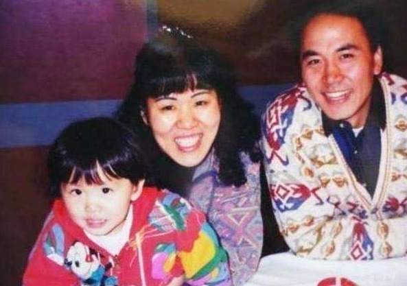 王育成|郎平前夫为女儿15年不娶,年近60再婚生子,如今这样评价郎平