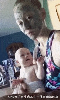 |搞笑GIF段子:妹子,以后敷面膜还是长点心吧,看把娃给吓得