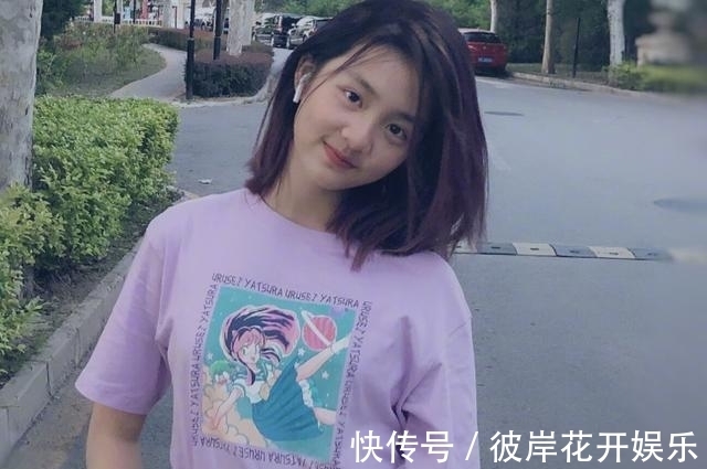 文艺|黄多多晒浴袍美照,抑郁文艺风格很像黄磊,谁能想到才15岁