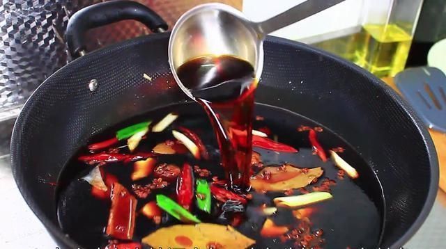 窍门|酱牛肉时,记住“1腌2泡”的窍门,牛肉香嫩无腥味,还缩水少