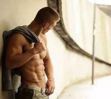 肌肉|练出肌肉有毛用？！能挡子弹吗？