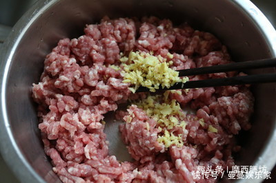 少不了|年夜饭桌上少不了的炸货,教你如何去做这3款,谁是你的菜