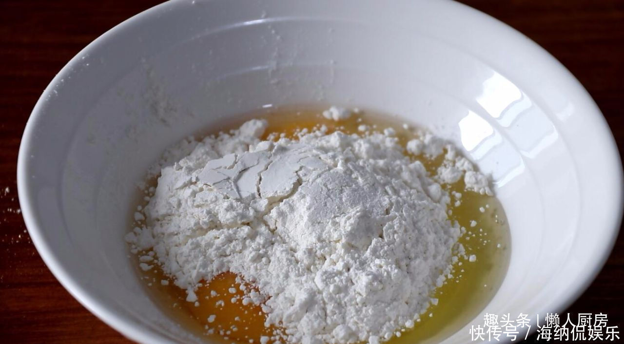 想吃蛋糕不用买，教你酸奶蛋糕的简单做法，无水无油，还不用烤