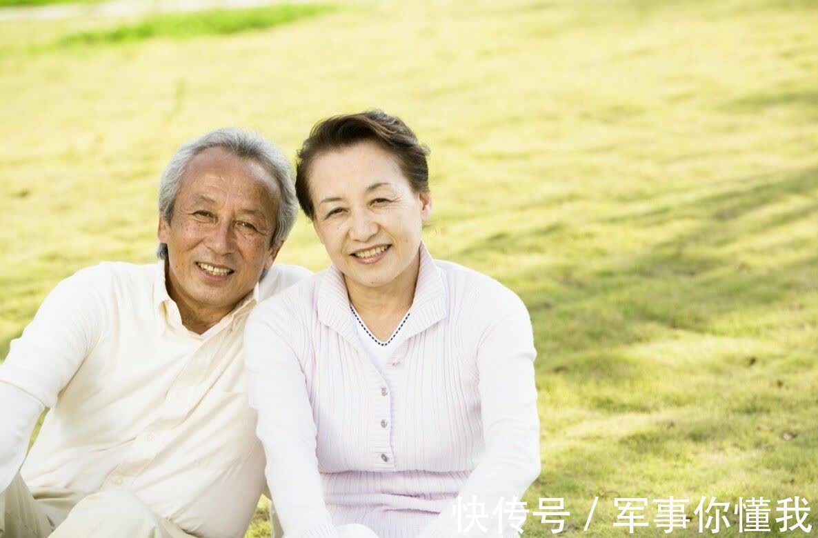 老两口|为什么奉劝老年人不要去跳交谊舞?62岁阿姨:交谊舞害人不浅