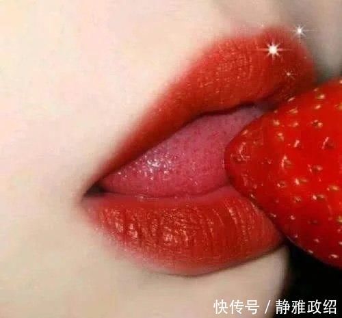 比“舔嘴唇”还可怕的3动作,小仙女别踩雷,否则迟早变“猪圈嘴”