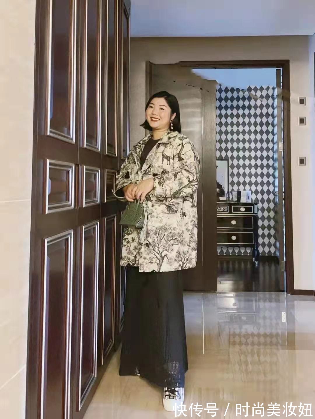 穿搭 这才是中年微胖女人该有的穿搭,高级简约又显贵,无关身材