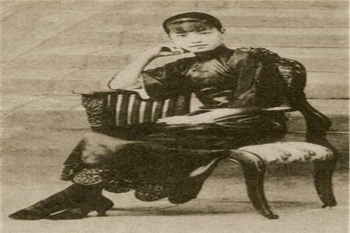  戏剧|她红过梅兰芳，五位总统为她痴迷，张勋甘愿为他剪掉辫子