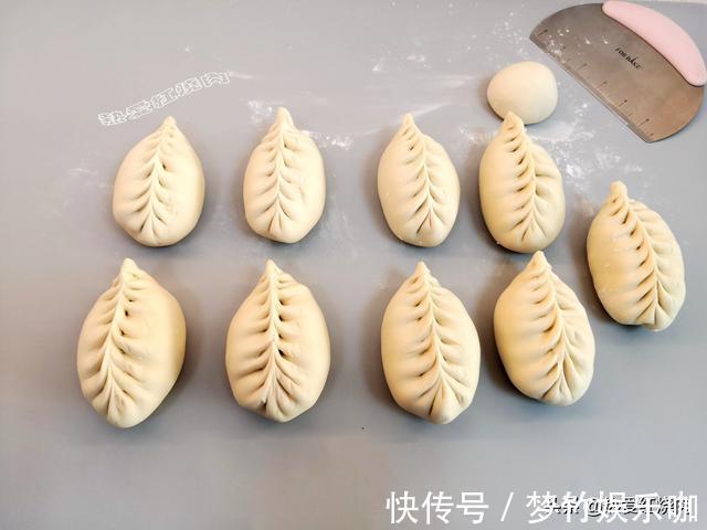 猪肉馅|梅干菜猪肉馅的大包子,刚出锅我能吃掉仨,用这面粉做次次都成功