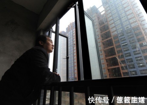 租房子|“房奴”和“租房族”谁过得更舒服？再过几年，就明白差距了