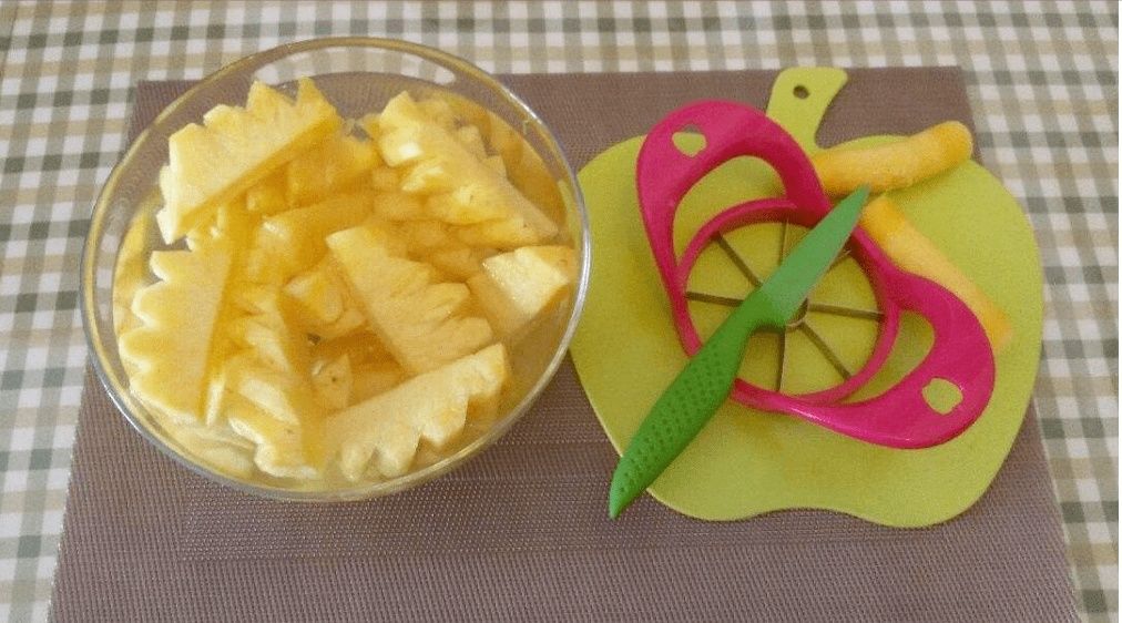 吃菠萝，别再用盐水泡了！老板教你其他做法，菠萝香香甜甜，好吃