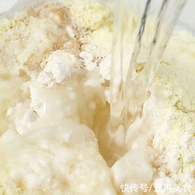 爆浆豆沙饼,咬一口软乎乎的豆沙饼,后悔没有早点制作